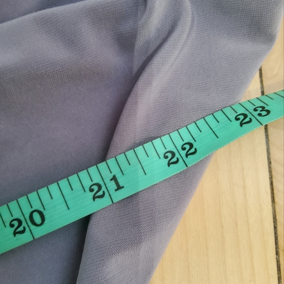 Chic top - Picture 2 of 3